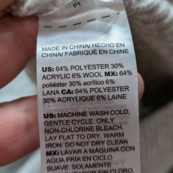 WHBM grey winter star snowflake beaded v neck sweater M - Picture 7 of 8